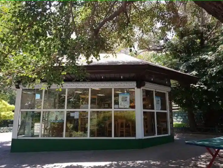  کتابخانه رشید یاسمی