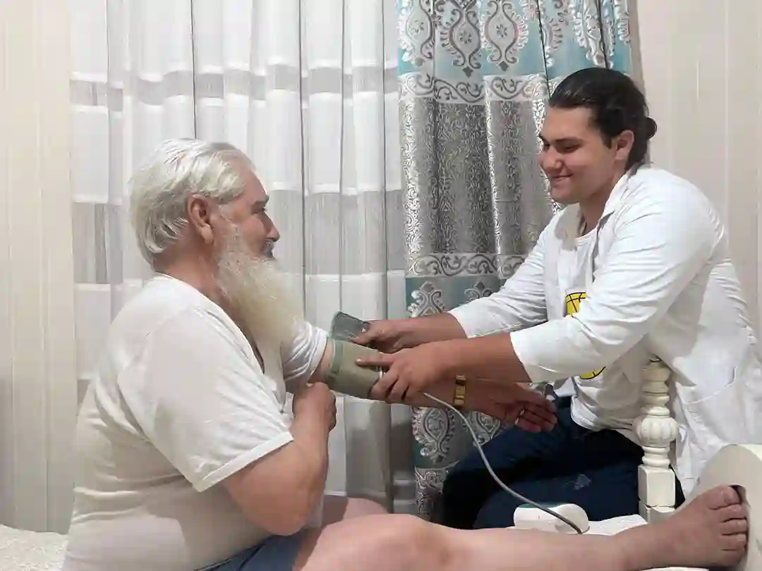 خدمات پرستاری در منزل سالدیده