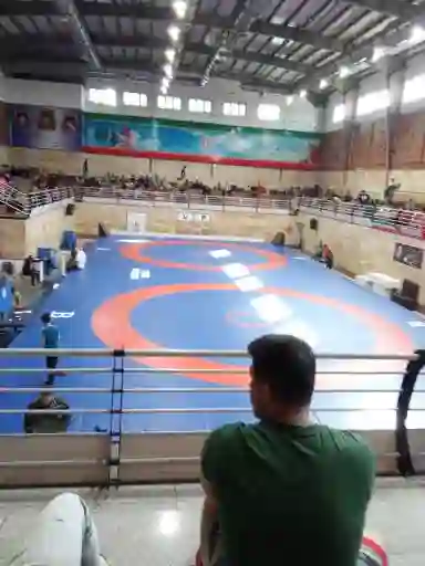 سالن کشتی برادران دستگردی