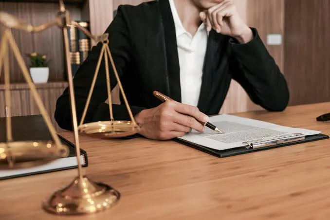 وکیل پایه یک دادگستری دکتر بختیار وطنی