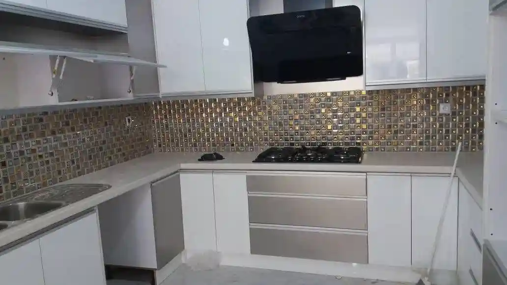 نماسازان (کاشی کاری سرامیک کاری و بازسازی دکوراسیون ساختمان)