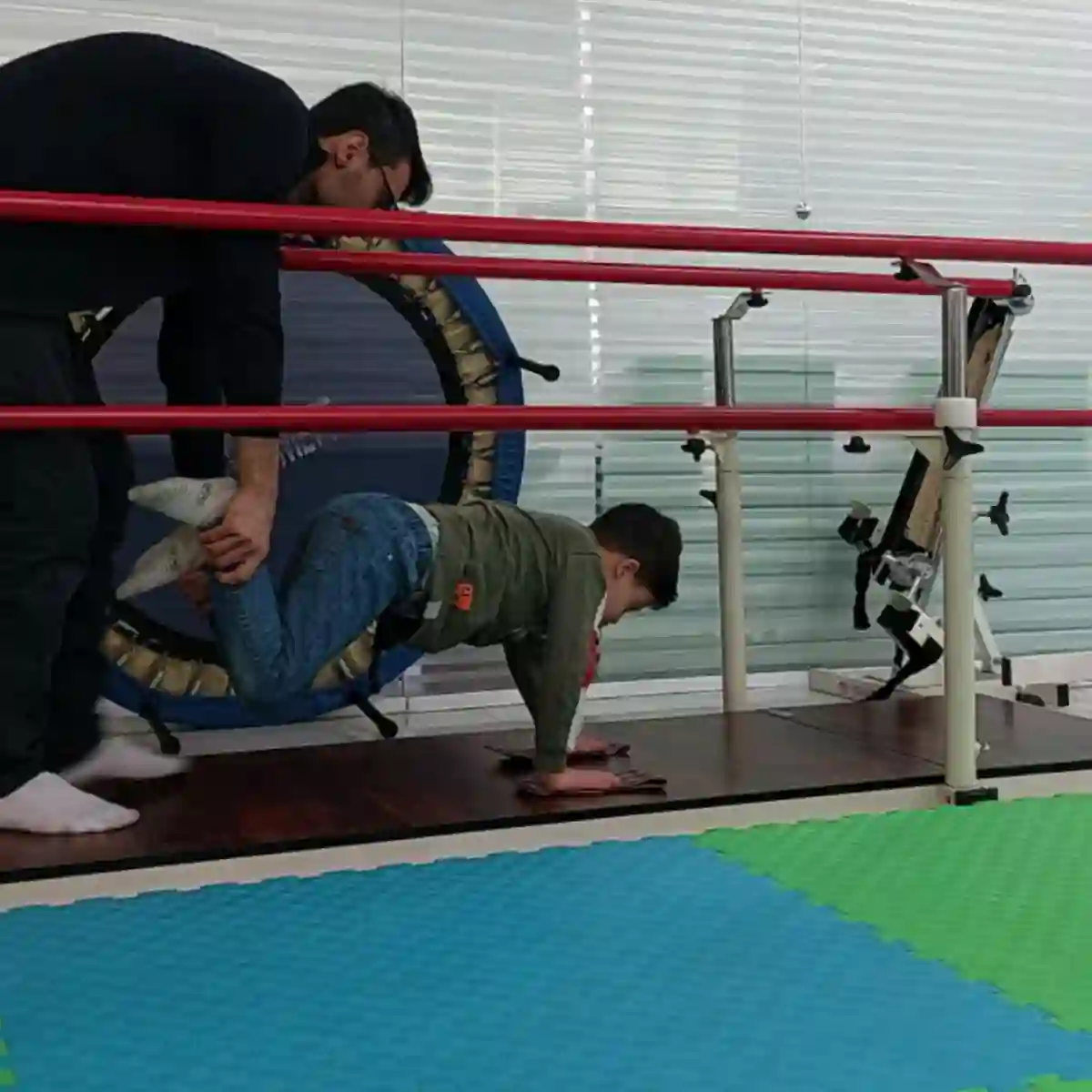 کلینیک کاردرمانی و گفتاردرمانی دستواره