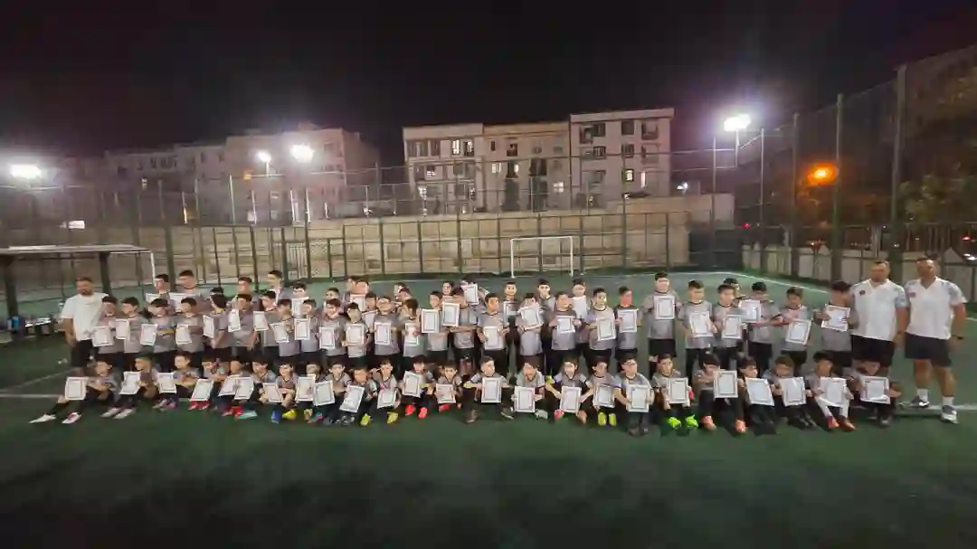 مدرسه فوتبال ماهان نوين