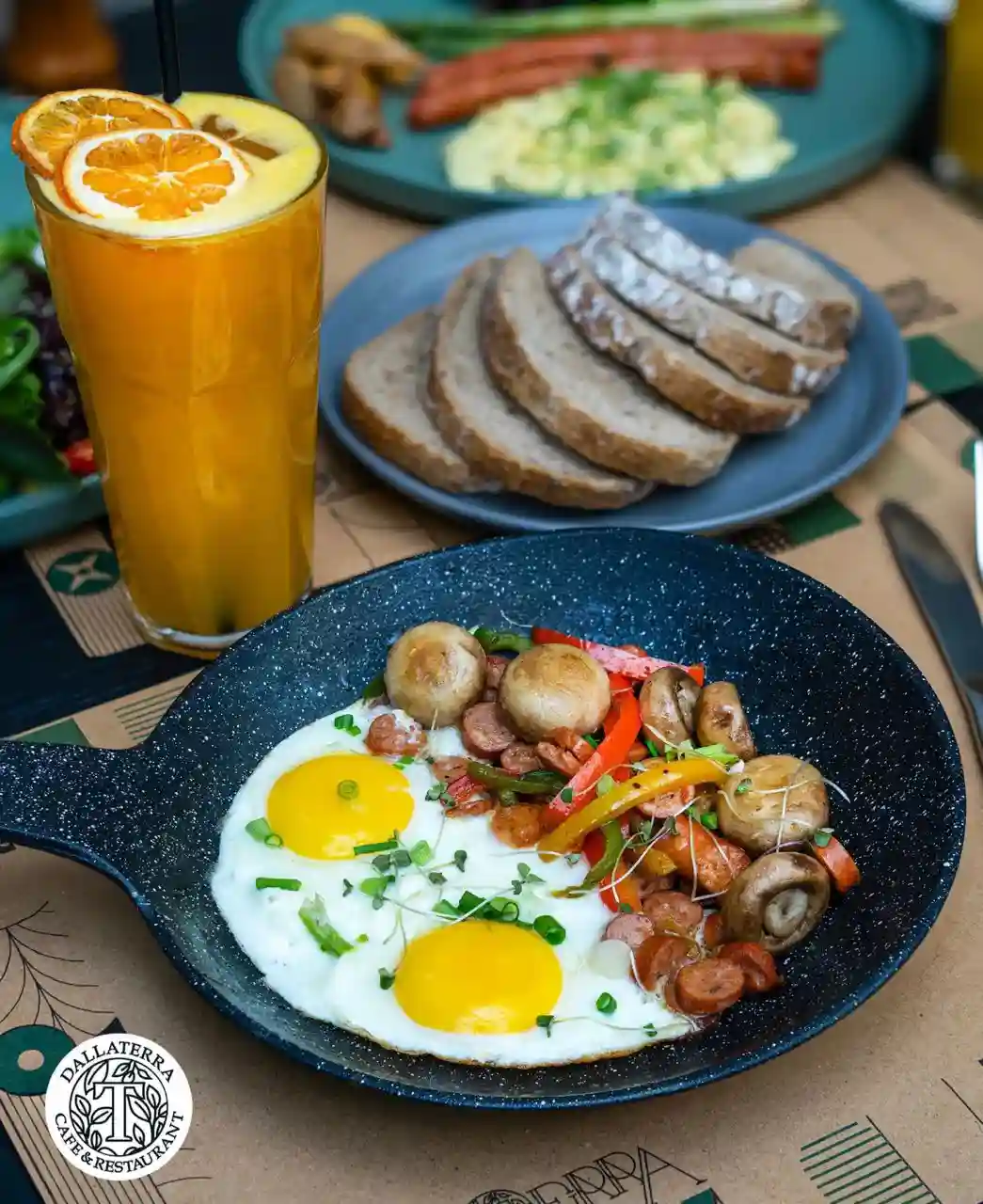 کافه رستوران ایتالیایی دالاترا