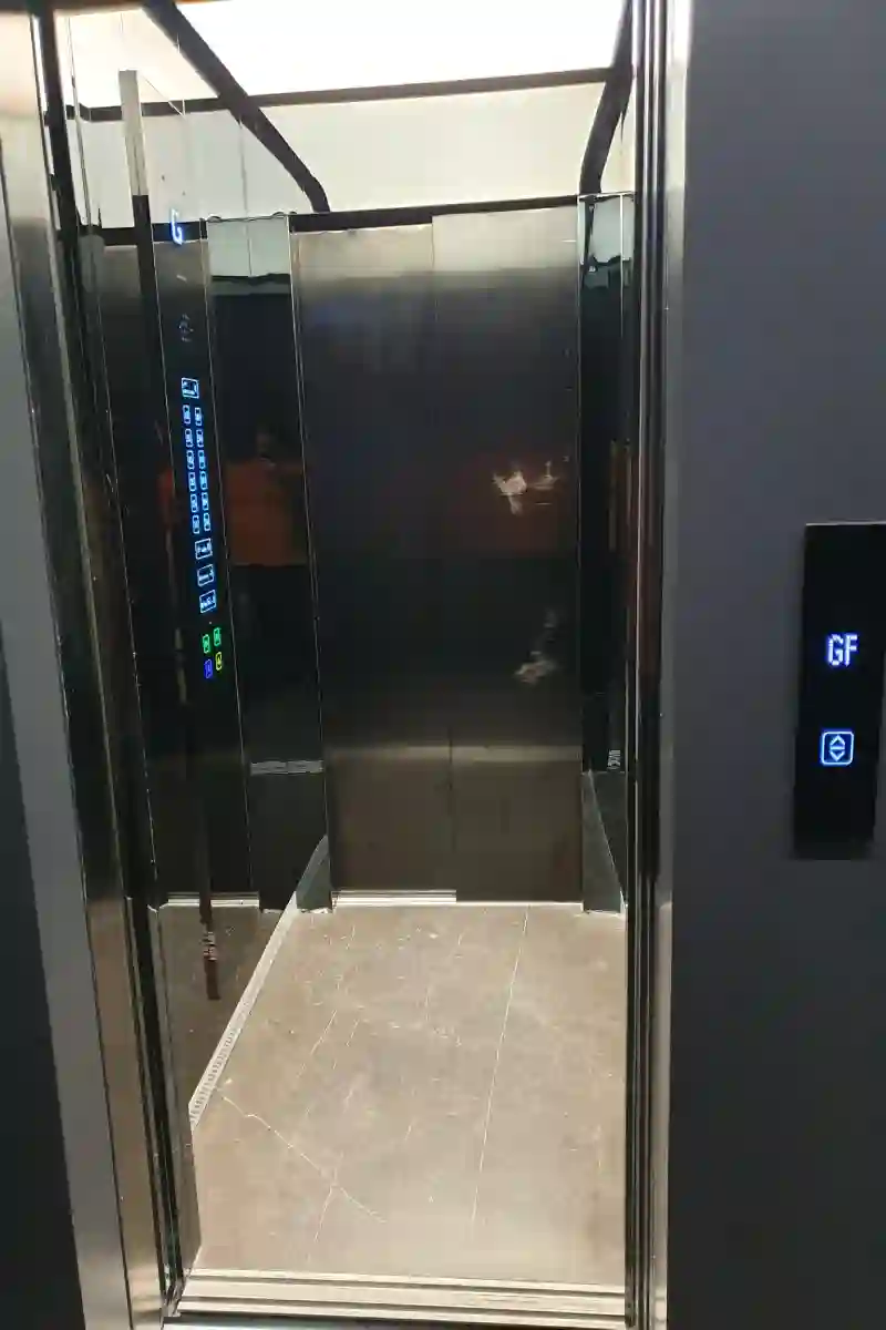 آسانسور روان سیر صبا (MONARX)