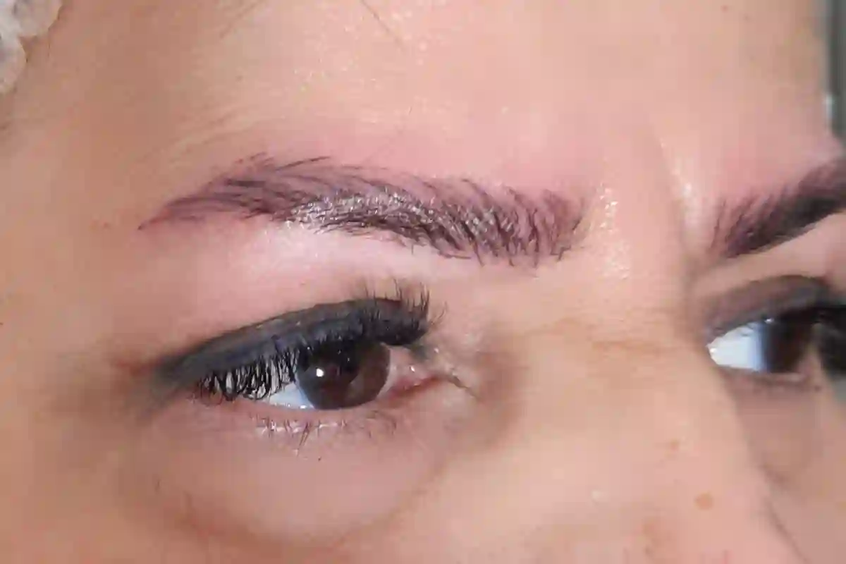 خدمات میکروبلیدینگ سالن زیبایی لیلی