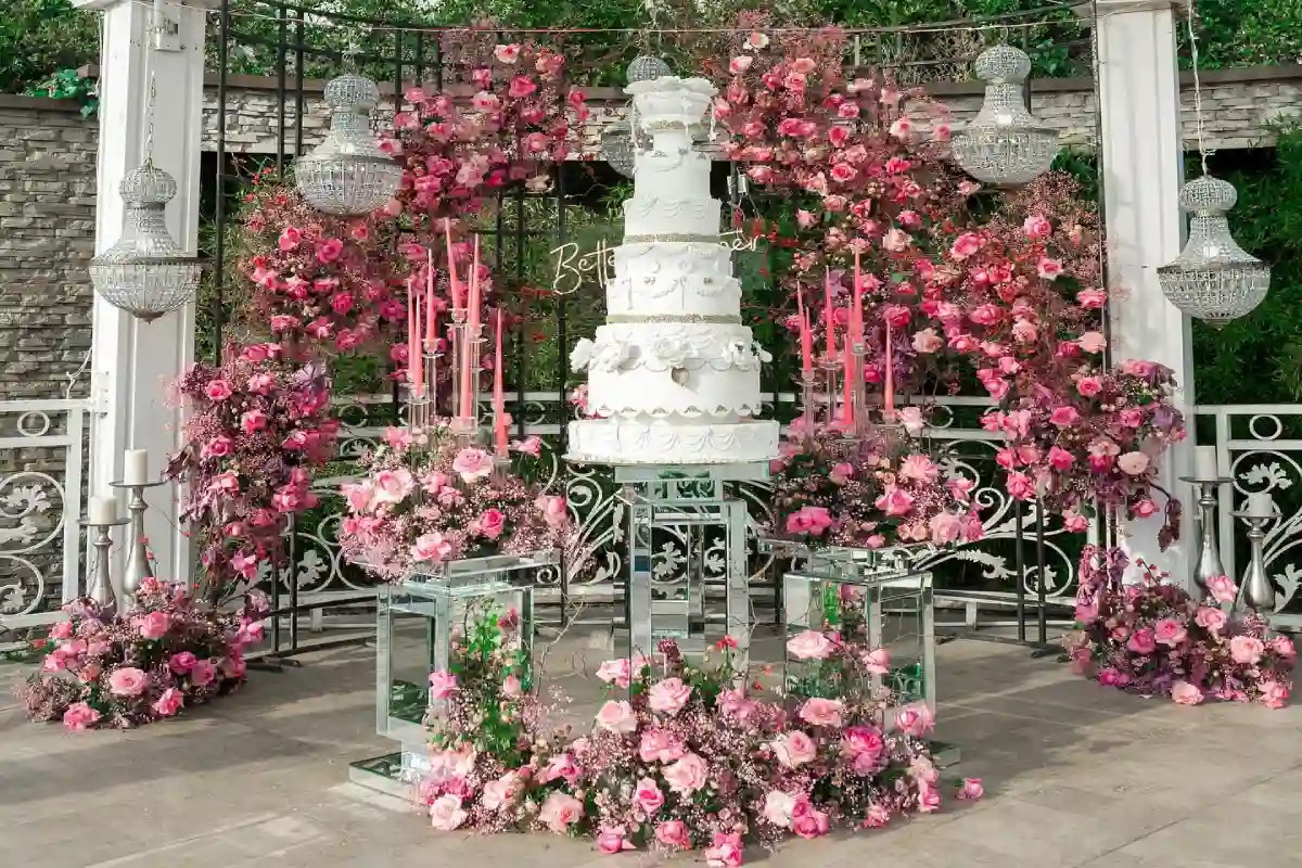 تالار پذیرایی عمارت زرین