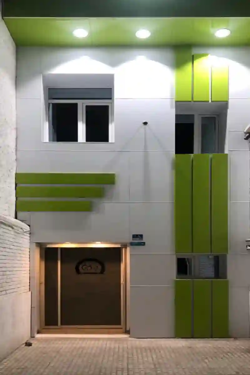 ساختمان پزشکان 108