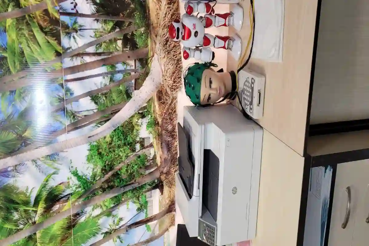 دکتر روانپزشک فرامرز ذاکری